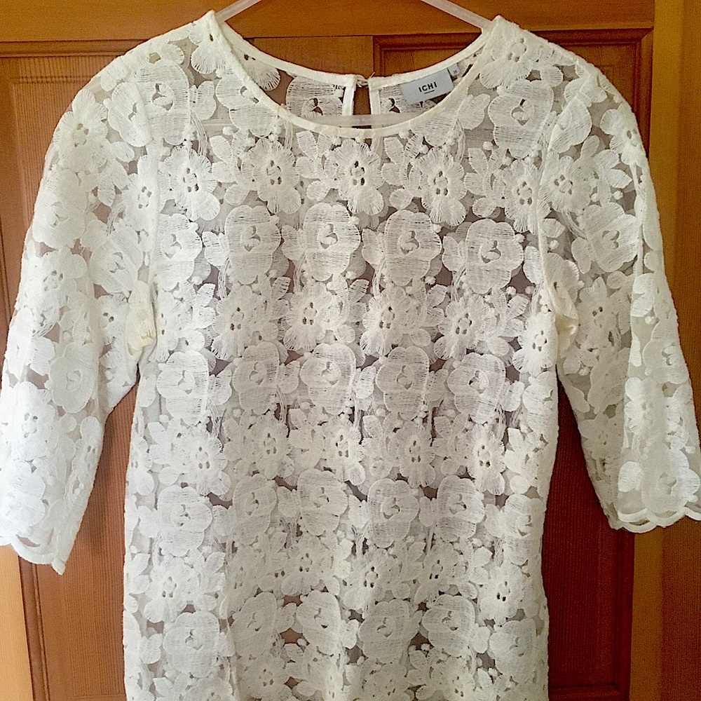 Ichi lace top